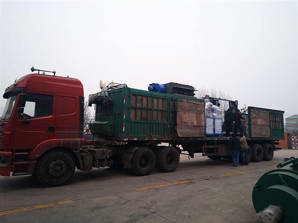 一套2立方平台式生产线设备装车发往贵州